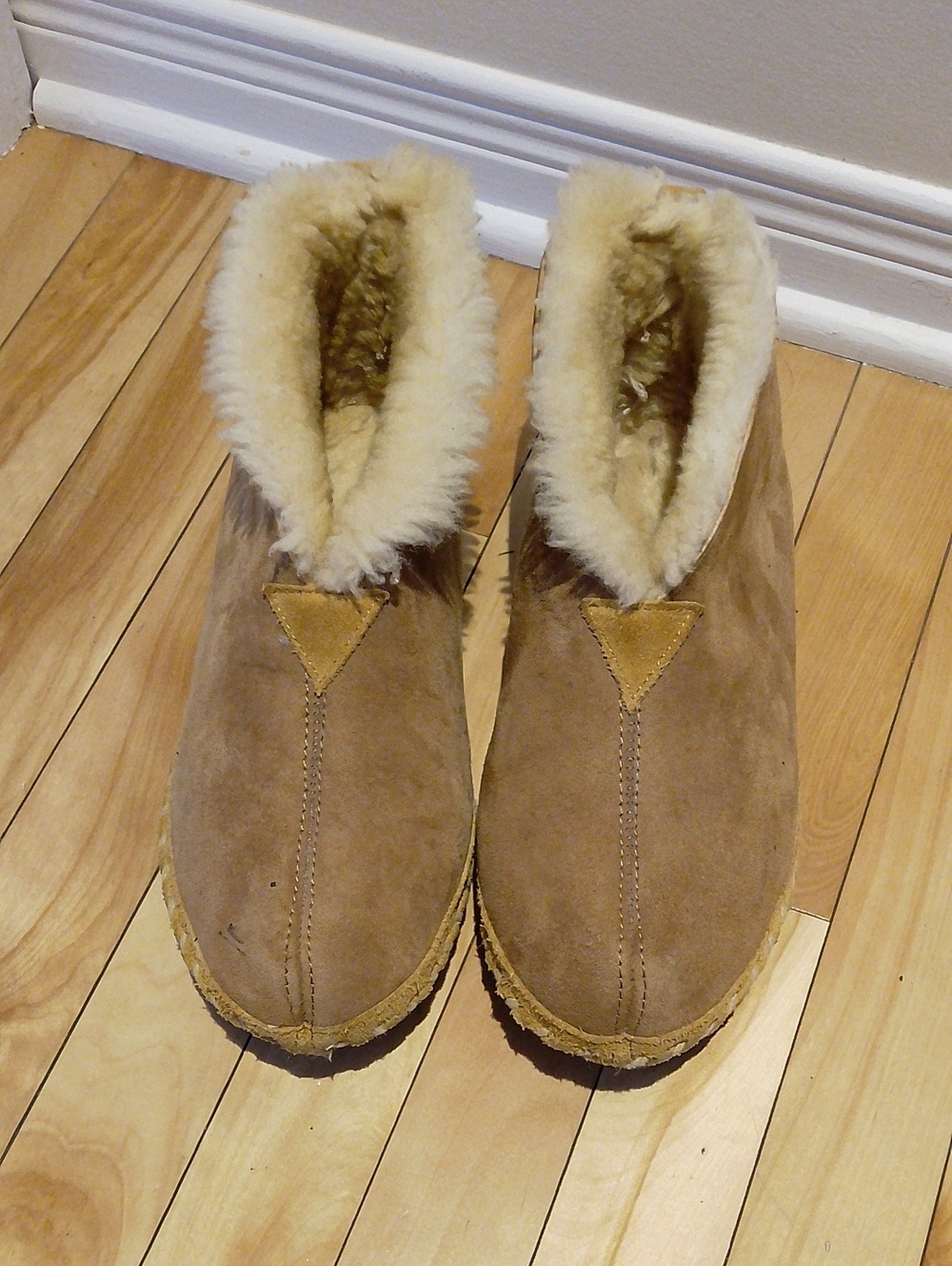 L.L.Bean Wicked Good Brown Suede Sheepskin Shearling Slippers